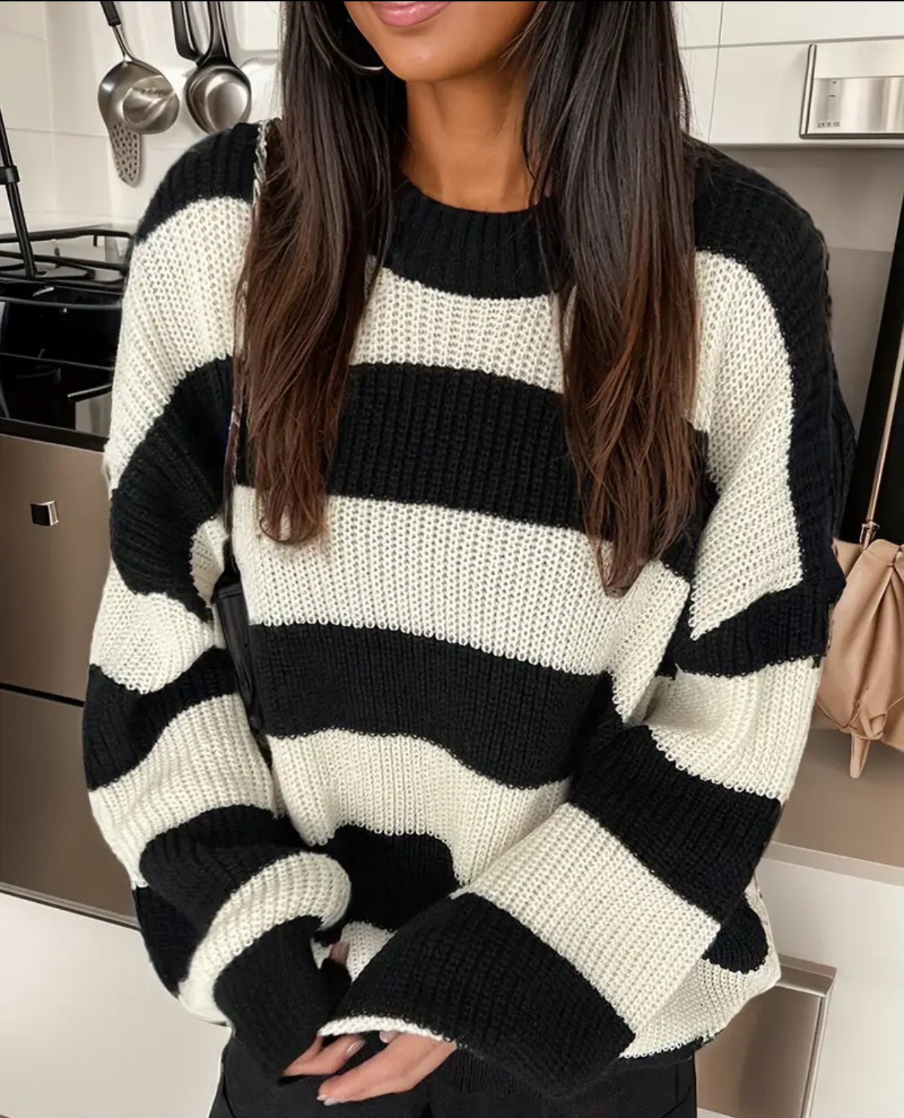 Women’s black&white striped jumper